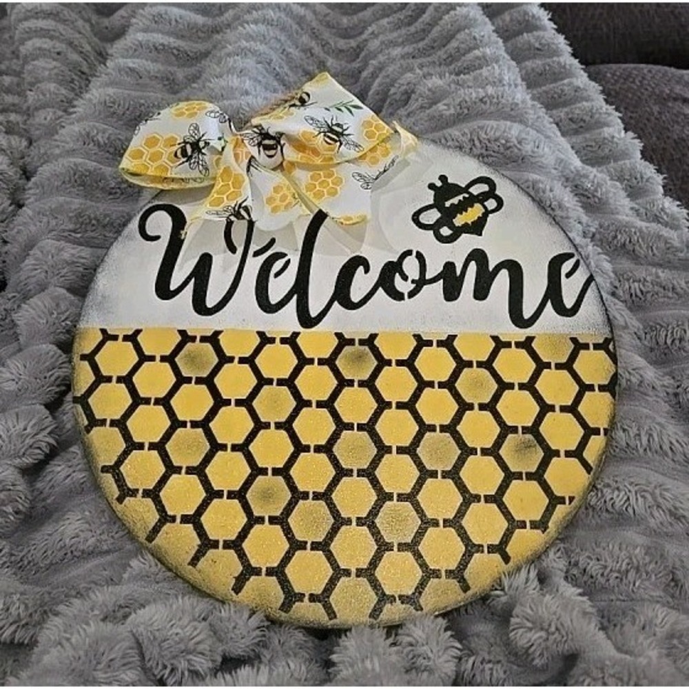 Horizon Group USA Honeybee Welcome Sign Wooden Round Door Hanger Yellow White